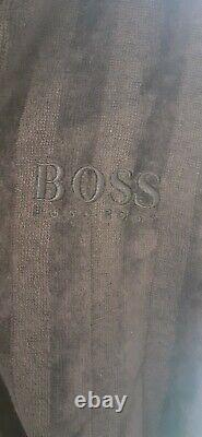 BNWTS Mens Small Hugo Boss Bath Robe. Navy