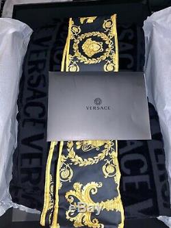 Genuine Versace Mens Bathrobe (Large)