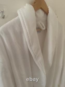 Matouk HS052-MLROB-WHITE MEDIUM/LARGE BATHROBE
