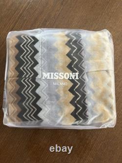 Missoni Giacomo Unisex hooded bathrobe in color code 160 Size XS