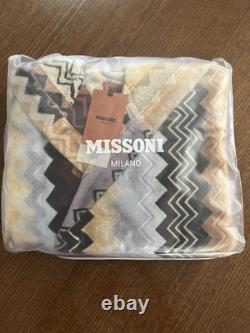 Missoni Giacomo Unisex hooded bathrobe in color code 160 Size XS