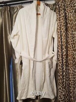 Nefertari Hooded Bathrobe Womem Men 100% organic Egyptian Cotton (High Quality)