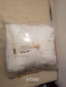 Nefertari Hooded Bathrobe Womem Men 100% organic Egyptian Cotton (High Quality)