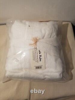 Nefertari Hooded Bathrobe Womem Men 100% organic Egyptian Cotton (High Quality)