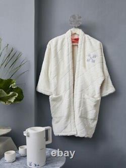 Off-White Virgil Abloh Arrow Leaves Bath Robe M/L White Silver