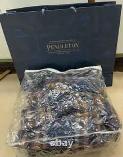 PENDLETON VTG 100% Virgin BLANKET WEIGHT Wool Navy Plaid Robe Bathrobe L
