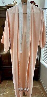 RARE La Mamounia Hotel Marrakech Morocco Francesco Smalto Zucchi Italy Bathrobe