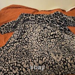 Roberto Cavalli WILD JAGUAR bathrobe. Worn 2 or 3 times. Large