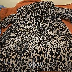 Roberto Cavalli WILD JAGUAR bathrobe. Worn 2 or 3 times. Large