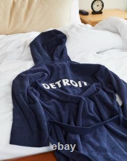 SOLD OUT ONLINE Shinola Hotel Detroit Robe Luxury Navy Bathrobe NEW IN PACKAGING