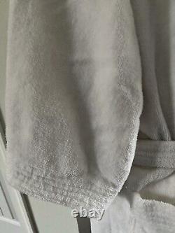 VTG Disney World Bath Robe Adult One Size White Hollywood Tower Hotel Pockets